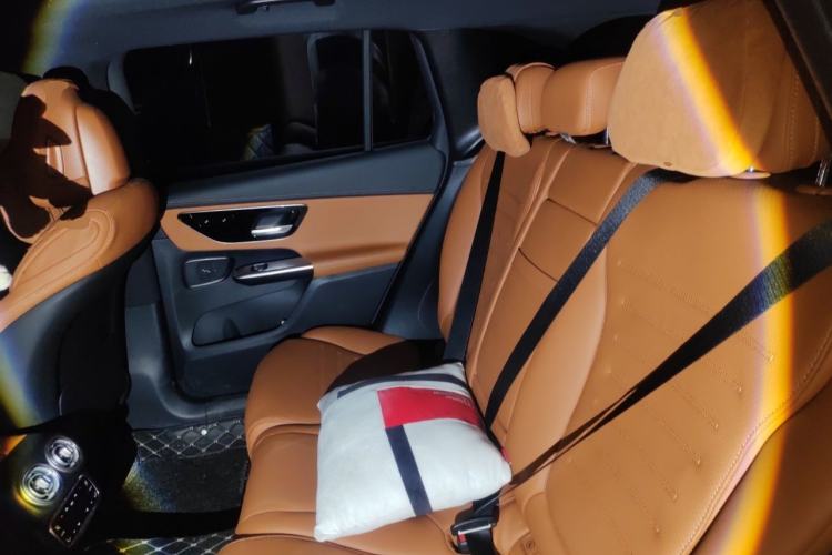 Used Mercedes-Benz GLC 2023 Refreshed GLC 300 L 4MATIC Dynamic Edition 5 Seats Left Rear Seat