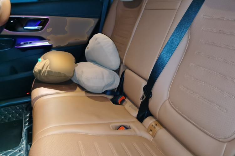 Used Mercedes-Benz GLC 2023 Refreshed GLC 300 L 4MATIC Dynamic Version 7-Seater Left Rear Seat