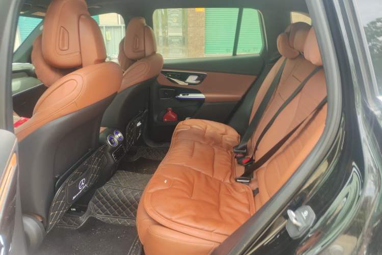 Used Mercedes-Benz GLC 2023 GLC 260 L 4MATIC Luxury Model 5 Seats Left Rear Seat