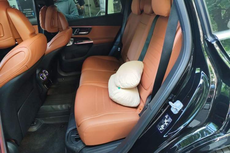 Used Mercedes-Benz GLC 2023 GLC 300 L 4MATIC Luxury 7-Seater Left Rear Seat