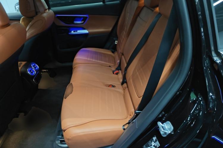 Used Mercedes-Benz GLC 2023 Refreshed GLC 300 L 4MATIC Dynamic Version 7-Seater Left Rear Seat