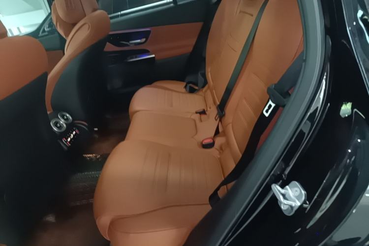 Used Mercedes-Benz GLC 2023 Refreshed GLC 300 L 4MATIC Dynamic Edition 5 Seats Left Rear Seat