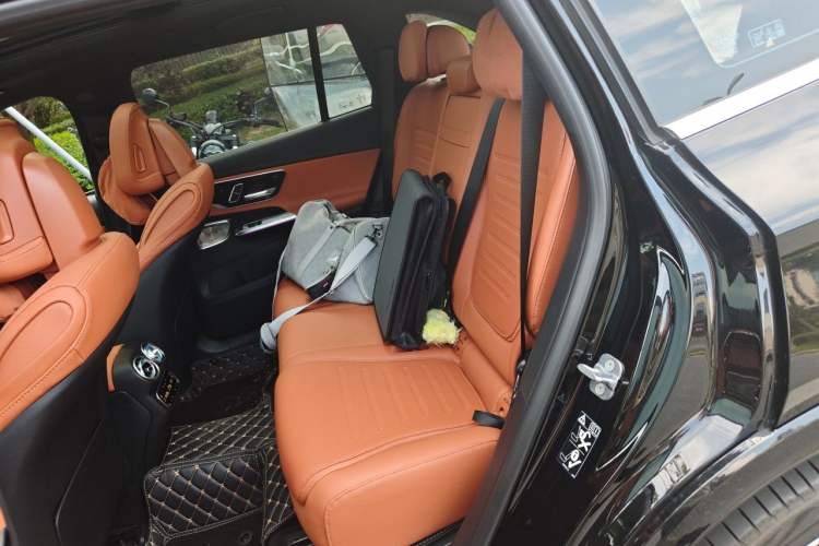 Used Mercedes-Benz GLC 2023 GLC 300 L 4MATIC Luxury 7-Seater Left Rear Seat