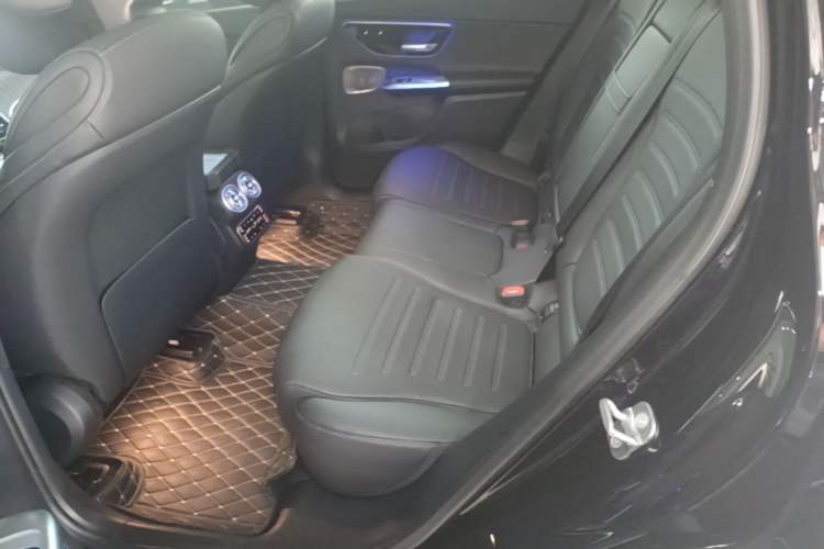 Used Mercedes-Benz GLC 2023 Refreshed GLC 300 L 4MATIC Dynamic Edition 5 Seats Left Rear Seat