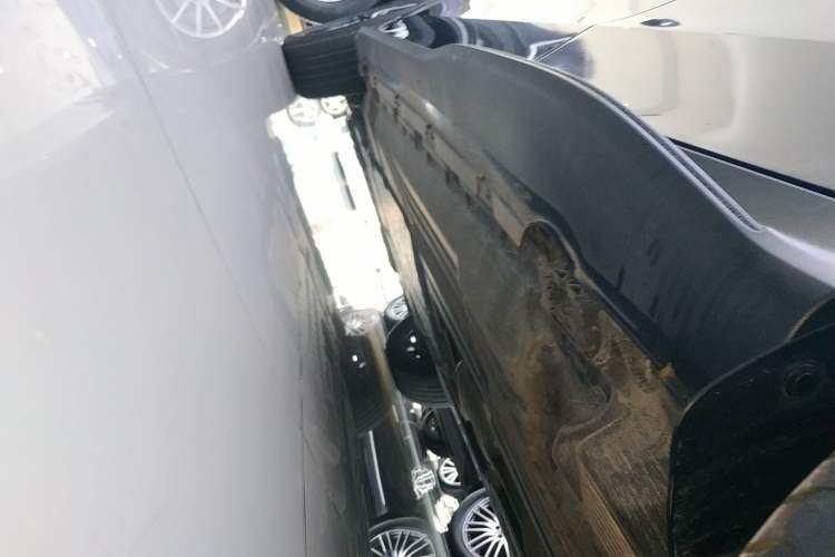 Used Mercedes-Benz GLC 2023 Refreshed GLC 300 L 4MATIC Dynamic Edition 5 Seats Left Side Sill