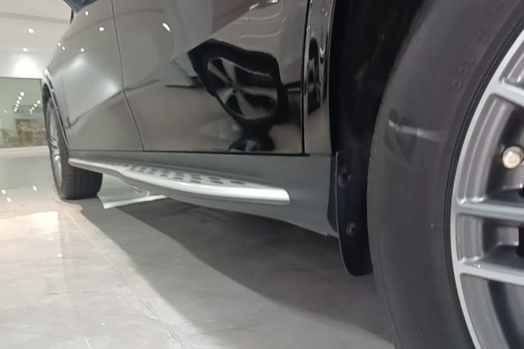 Used Mercedes-Benz GLC 2023 GLC 300 L 4MATIC Dynamic Edition 5-seater Left Side Sill