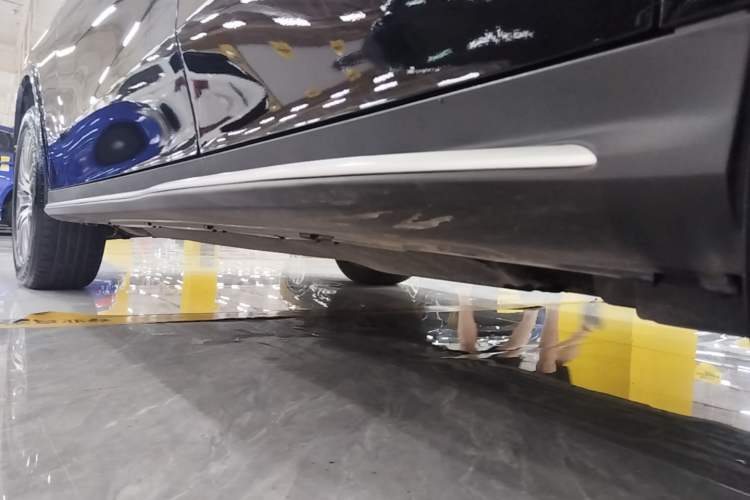 Used Mercedes-Benz GLC 2023 GLC 300 L 4MATIC Dynamic 7-Seater Left Side Sill
