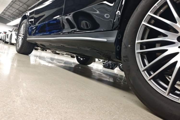 Used Mercedes-Benz GLC 2023 Refreshed GLC 300 L 4MATIC Dynamic Version 7-Seater Left Side Sill