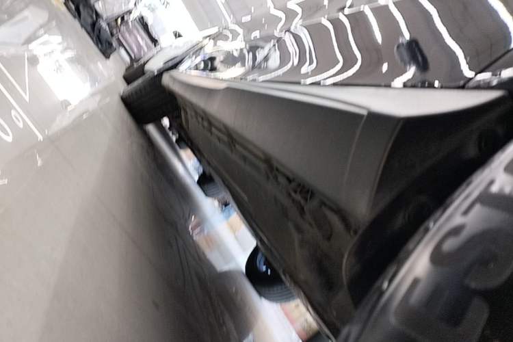Used Mercedes-Benz GLC 2023 GLC 260 L 4MATIC Luxury Model 5 Seats Left Side Sill