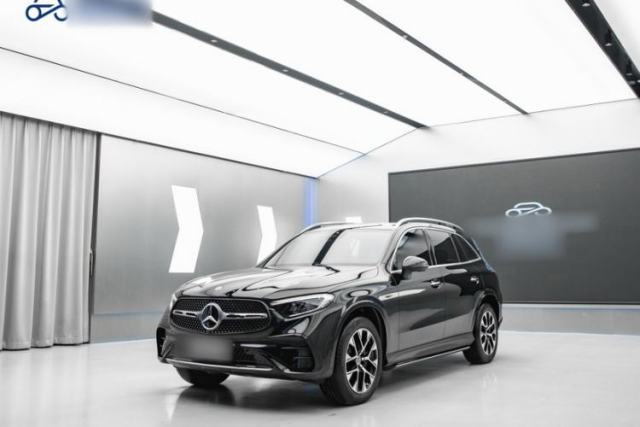 Used Mercedes-Benz GLC 2023 Facelift GLC 260 L 4MATIC Luxury Version 5 Seats