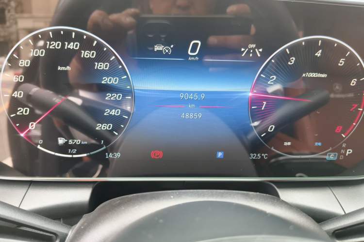 Used Mercedes-Benz GLC 2023 Refreshed GLC 300 L 4MATIC Dynamic Edition 5 Seats Odometer Close Up