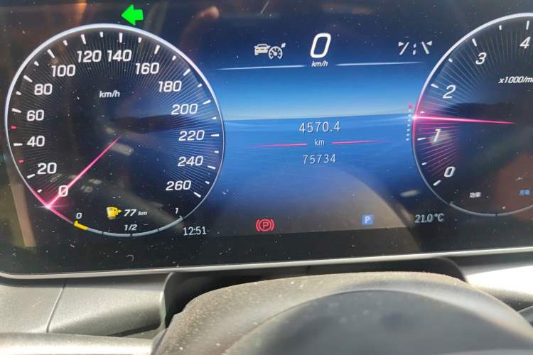 Used Mercedes-Benz GLC 2023 GLC 260 L 4MATIC Luxury Model 5 Seats Odometer Close Up
