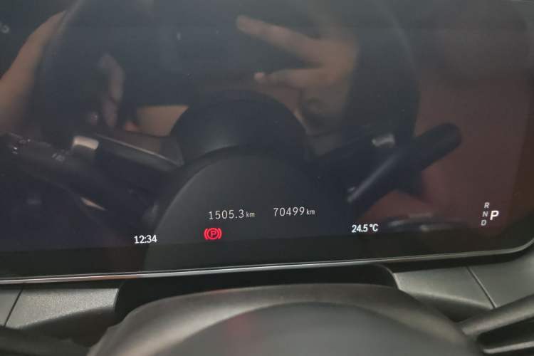 Used Mercedes-Benz GLC 2023 Refreshed GLC 300 L 4MATIC Dynamic Edition 5 Seats Odometer Close Up