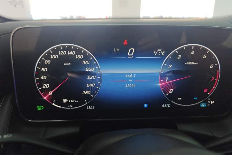 Used Mercedes-Benz GLC 2023 Refreshed GLC 300 L 4MATIC Dynamic Edition 5 Seats Odometer Close Up