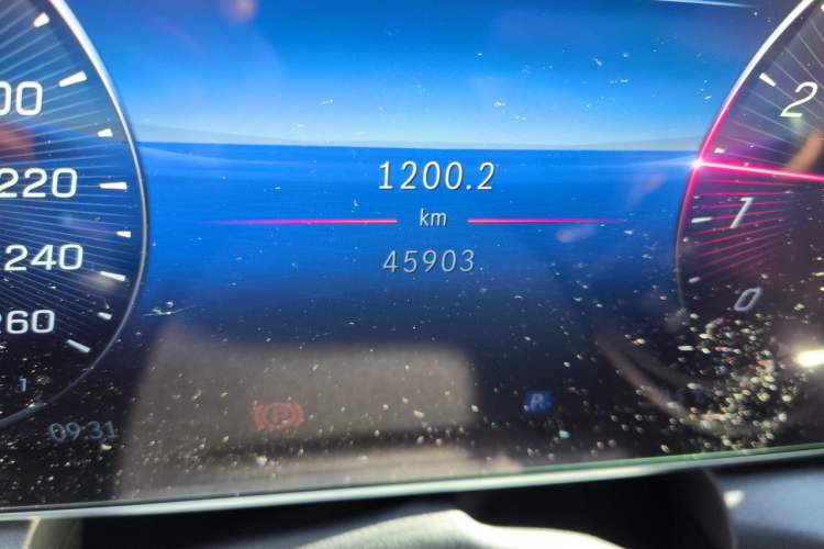Used Mercedes-Benz GLC 2023 Refreshed GLC 300 L 4MATIC Dynamic Edition 5 Seats Odometer Close Up