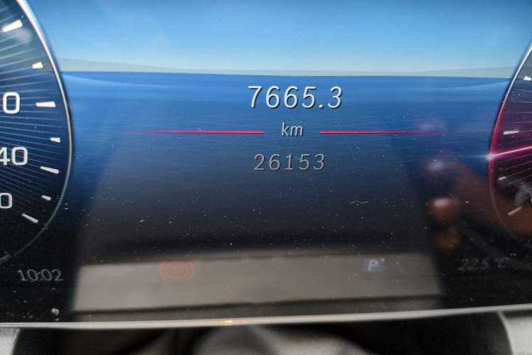 Used Mercedes-Benz GLC 2023 Refreshed GLC 300 L 4MATIC Dynamic Version 7-Seater Odometer Close Up