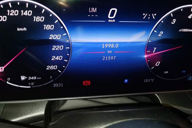 Used Mercedes-Benz GLC 2023 Refreshed GLC 300 L 4MATIC Dynamic Version 7-Seater Odometer Close Up