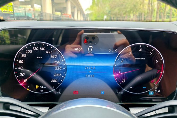 Used Mercedes-Benz GLC 2023 GLC 260 L 4MATIC Dynamic Edition 7-seater Odometer Close Up