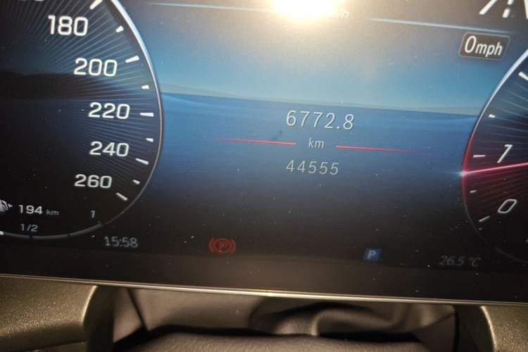 Used Mercedes-Benz GLC 2023 GLC 300 L 4MATIC Luxury 7-Seater Odometer Close Up