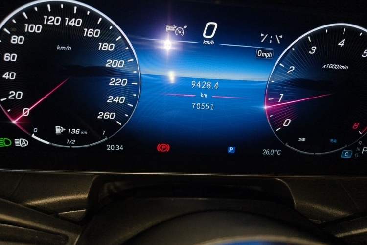 Used Mercedes-Benz GLC 2023 GLC 260 L 4MATIC Dynamic Edition 7-seater Odometer Close Up