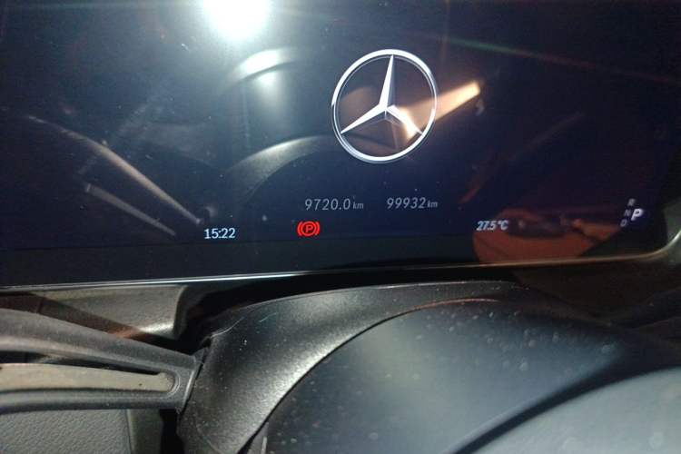 Used Mercedes-Benz GLC 2023 GLC 300 L 4MATIC Dynamic Edition 5-seater Odometer Close Up