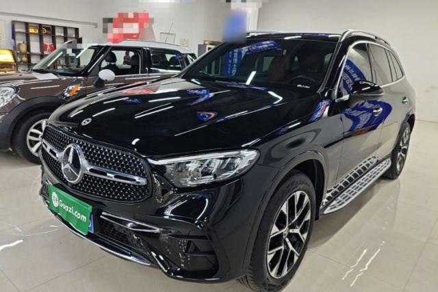 Ojetý Mercedes-Benz GLC 2023 Facelift GLC 260 L 4MATIC Luxury Version 5 Seats