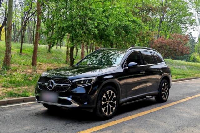 Ojetý Mercedes-Benz GLC 2023 GLC 260 L 4MATIC Dynamic Edition 7-seater