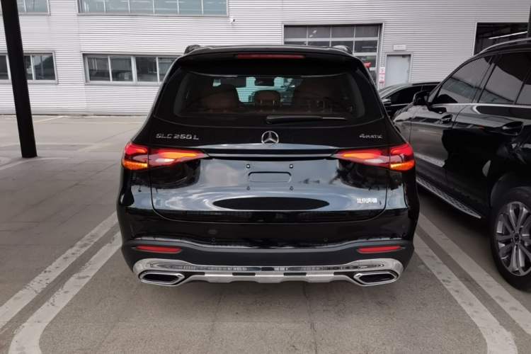 Used Mercedes-Benz GLC 2023 Facelift GLC 260 L 4MATIC Dynamic Version 5 Seats Rear