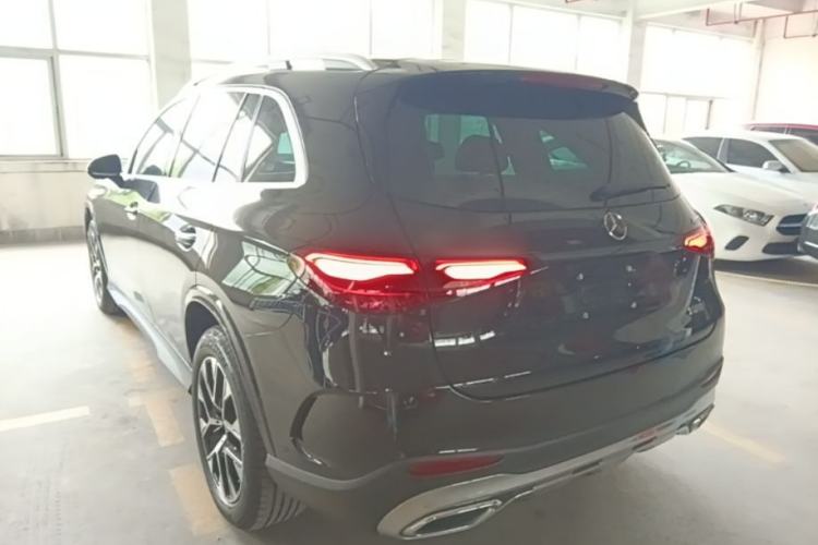 Used Mercedes-Benz GLC 2023 Facelift GLC 260 L 4MATIC Luxury Version 5 Seats Rear Left 45 Deg