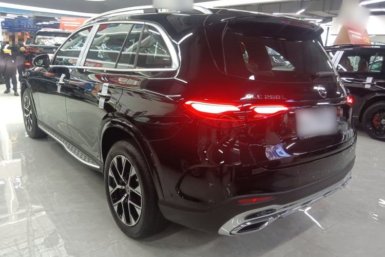 Used Mercedes-Benz GLC 2023 Facelift GLC 260 L 4MATIC Luxury Version 7-Seater Rear Left 45 Deg