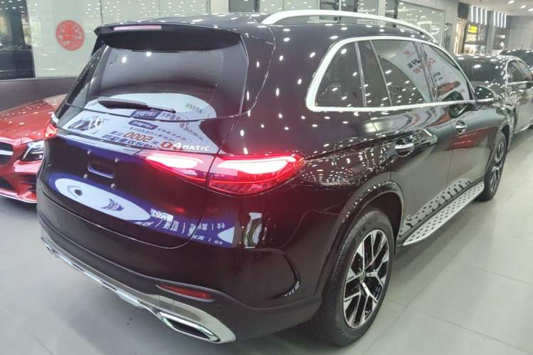 Used Mercedes-Benz GLC 2023 Facelift GLC 260 L 4MATIC Luxury Version 5 Seats Rear Right 45 Deg