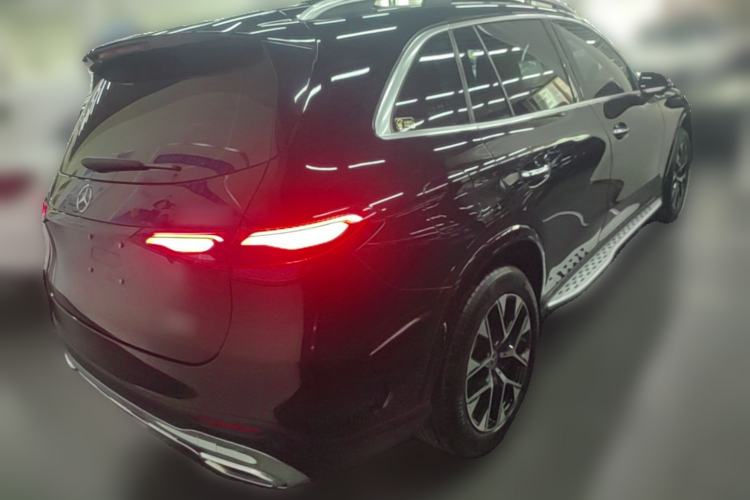 Used Mercedes-Benz GLC 2023 GLC 260 L 4MATIC Luxury Model 5 Seats Rear Right 45 Deg