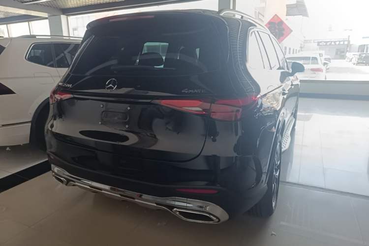 Used Mercedes-Benz GLC 2023 Facelift GLC 260 L 4MATIC Luxury Version 5 Seats Rear Right 45 Deg