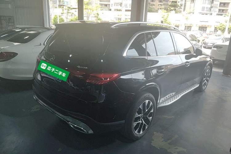 Used Mercedes-Benz GLC 2023 GLC 260 L 4MATIC Luxury 7-Seater Rear Right 45 Deg