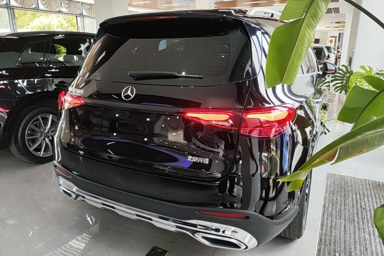 Used Mercedes-Benz GLC 2023 Facelift GLC 260 L 4MATIC Luxury Version 5 Seats Rear Right 45 Deg