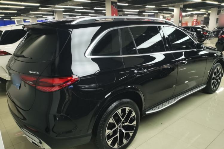 Used Mercedes-Benz GLC 2023 Facelift GLC 260 L 4MATIC Luxury Version 7-Seater Rear Right 45 Deg