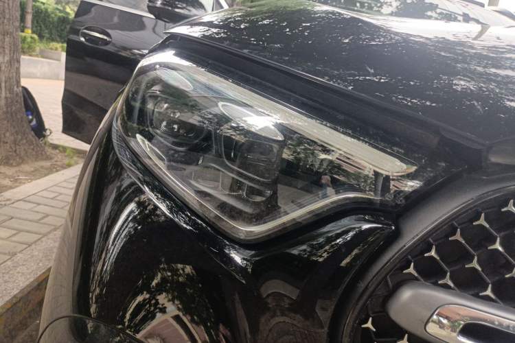 Used Mercedes-Benz GLC 2023 Facelifted GLC 300 L 4MATIC Luxury Version 5 Seats Right Front Headlight