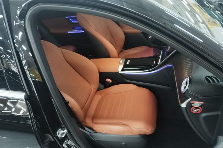 Used Mercedes-Benz GLC 2023 GLC 300 L 4MATIC Dynamic 7-Seater Right Front Seat