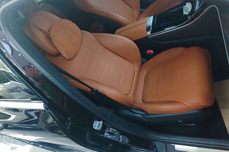 Used Mercedes-Benz GLC 2023 GLC 260 L 4MATIC Dynamic Edition 5-seater Right Front Seat