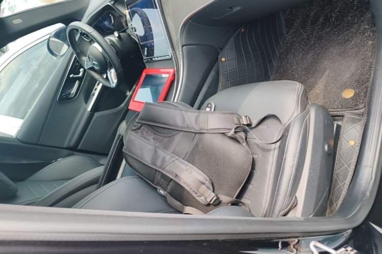 Used Mercedes-Benz GLC 2023 Facelift GLC 260 L 4MATIC Dynamic Version 5 Seats Right Front Seat