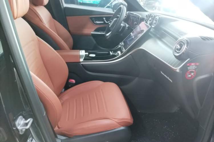 Used Mercedes-Benz GLC 2023 Refreshed GLC 300 L 4MATIC Dynamic Edition 5 Seats Right Front Seat