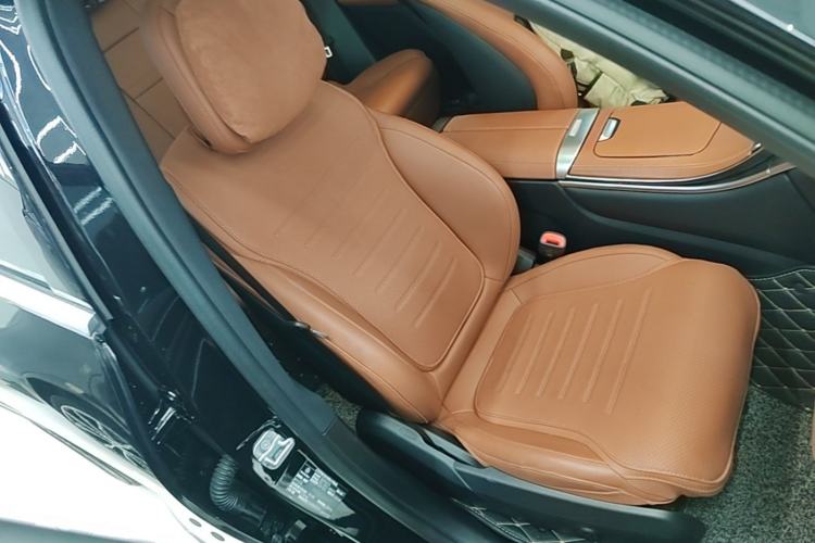 Used Mercedes-Benz GLC 2023 GLC 300 L 4MATIC Dynamic Edition 5-seater Right Front Seat