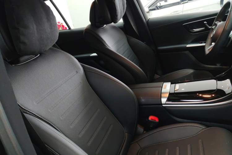 Used Mercedes-Benz GLC 2023 GLC 300 L 4MATIC Luxury Model 5 Seats Right Front Seat