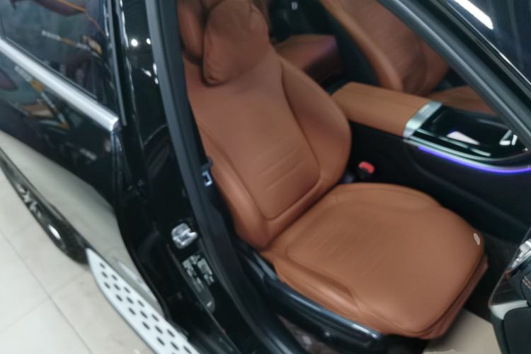 Used Mercedes-Benz GLC 2023 GLC 300 L 4MATIC Luxury 7-Seater Right Front Seat