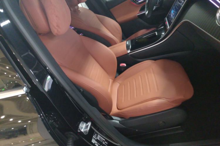 Used Mercedes-Benz GLC 2023 Refreshed GLC 300 L 4MATIC Dynamic Edition 5 Seats Right Front Seat