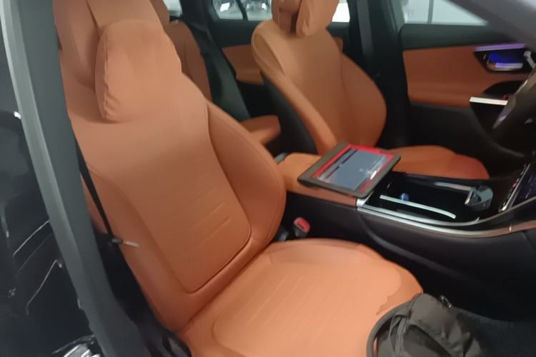 Used Mercedes-Benz GLC 2023 Refreshed GLC 300 L 4MATIC Dynamic Edition 5 Seats Right Front Seat