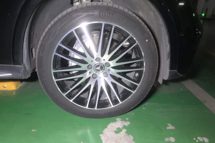 Used Mercedes-Benz GLC 2023 GLC 300 L 4MATIC Luxury 7-Seater Right Front Wheel Hub