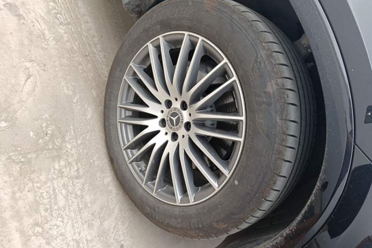 Used Mercedes-Benz GLC 2023 GLC 300 L 4MATIC Dynamic Edition 5-seater Right Front Wheel Hub