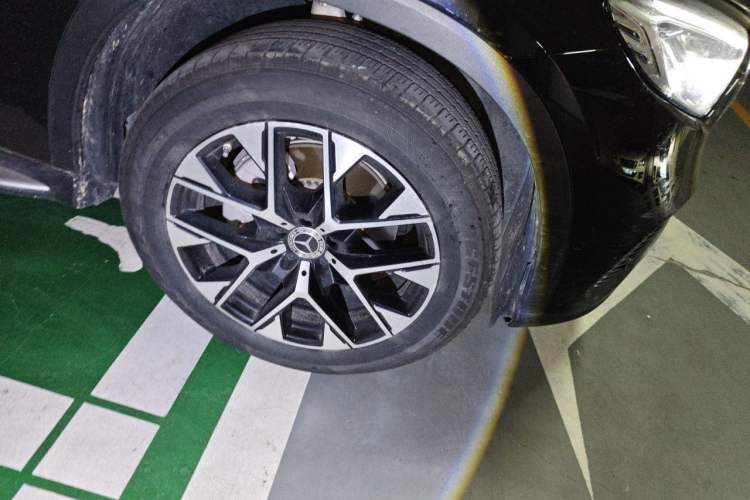 Used Mercedes-Benz GLC 2023 GLC 260 L 4MATIC Dynamic Edition 5-seater Right Front Wheel Hub