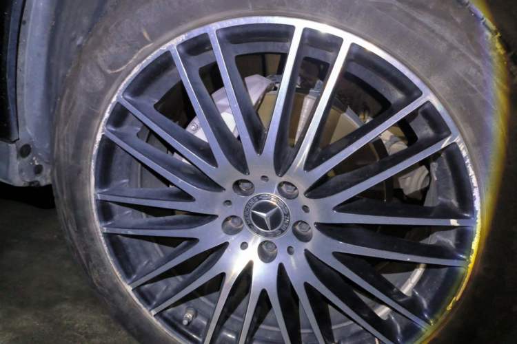 Used Mercedes-Benz GLC 2023 GLC 300 L 4MATIC Luxury 7-Seater Right Front Wheel Hub